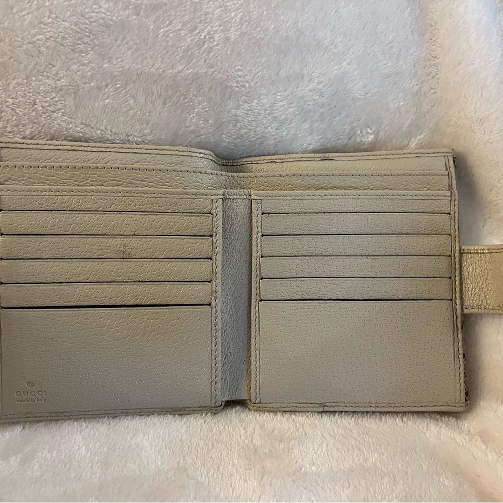 Gucci Beige and Brown Monogram Wallet - Picture 7 of 8